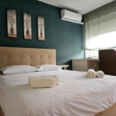 Comfort Rooms Remiza - Free Private Parking - Self Check-In ザグレブ エクステリア 写真