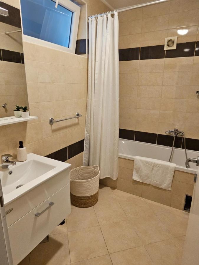 Comfort Rooms Remiza - Free Private Parking - Self Check-In ザグレブ エクステリア 写真