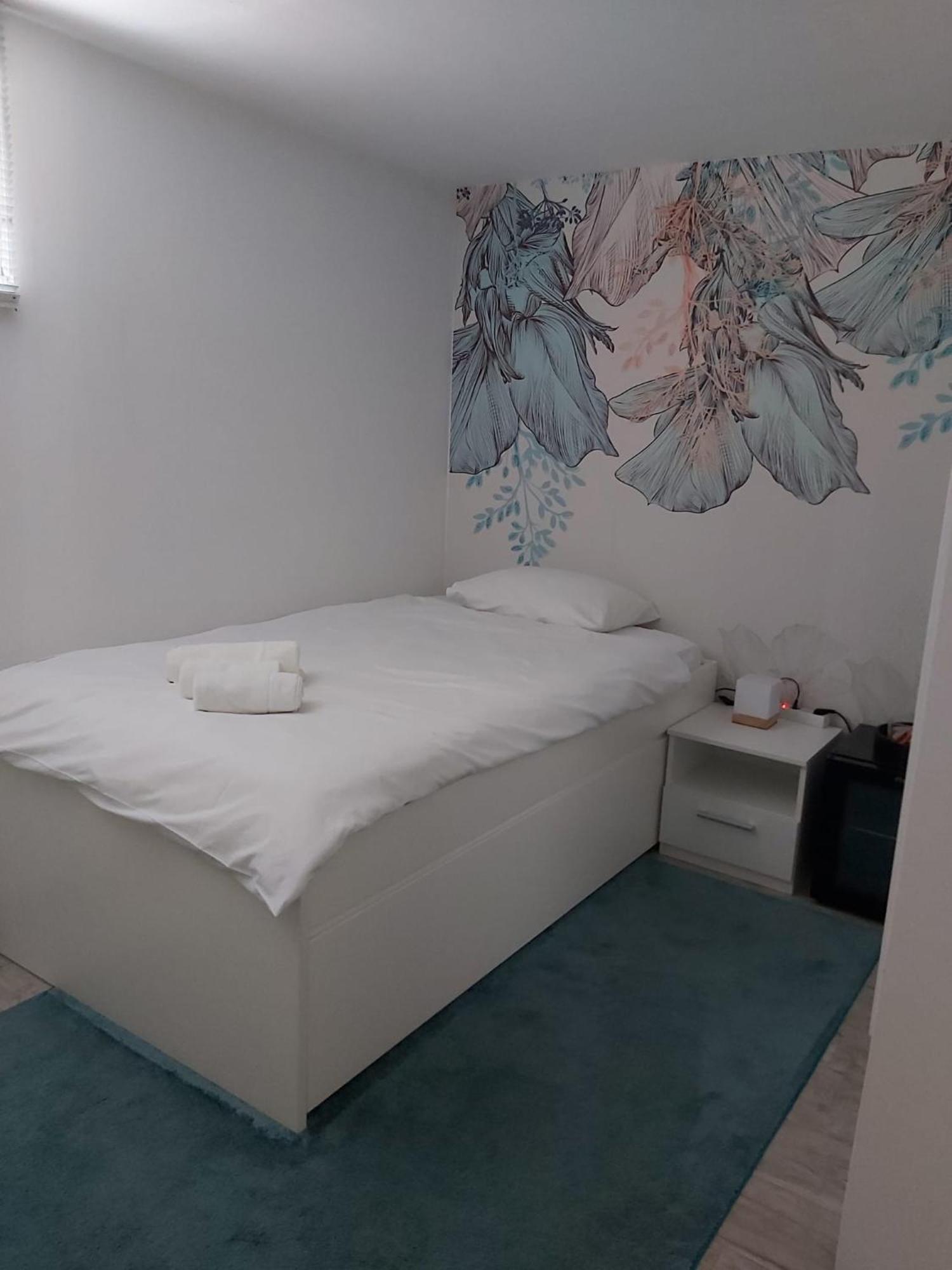 Comfort Rooms Remiza - Free Private Parking - Self Check-In ザグレブ エクステリア 写真